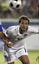 Gilardino Tutup Pintu Amauri