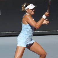 Petrova Melaju, Wozniak Tersingkir