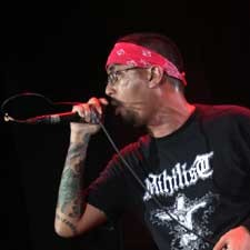 Kaos Seringai Bermasalah dengan Hukum