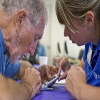 Dibuka! Kelas untuk Belajar Menggunakan Ponsel