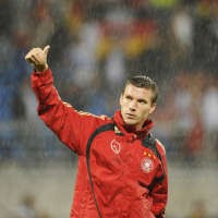 Podolski ke City, Diganti Arshavin?