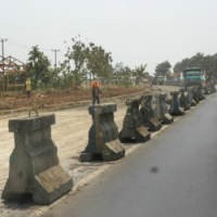 Gersang, Panas dan Hujan Intai Para Biker