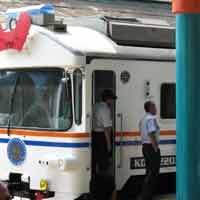 Tiba di  Stasiun Gubeng, Kereta SBY Dikawal KA Rail One