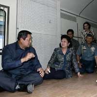 Safari Ramadan di Jatim, SBY Lesehan di Dalam Kereta Api