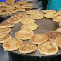 Wouuw..Gurih Berlapis si Roti Cane!