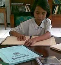 Ramadan, Siswa Tuna Netra Baca Al-Quran Huruf Braille