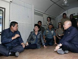 Safari Ramadan di Jatim, SBY Lesehan di Dalam Kereta Api