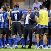 Mourinho Kejar Kemenangan Pertama