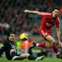 Rivalitas Duo Merah Penguasa Inggris