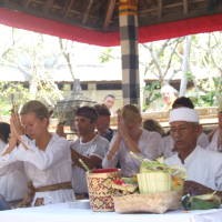 Petenis Berdoa demi Perdamaian Dunia