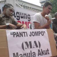 Tolak Perpanjangan Pensiun Hakim, Manula Geruduk MA