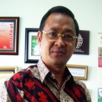 Membela Rakyat yang Mana?