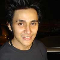 Vicky Nitinegoro Tiru Kumis Suami Inul