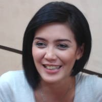 Rieke Dyah Pitaloka Periksa Hamil karena Rokok