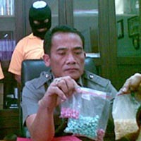 Polisi Amankan Ratusan Pil Ekstasi Berbagai Merek