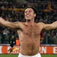 Dikabarkan ke Juve, Cassano Nyengir