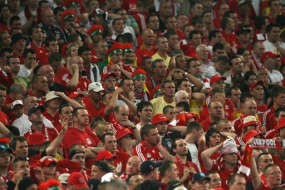 Fans Liverpool Tunggu Kado Kemenangan