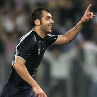Lazio Menang Lagi, La Viola Tumbang