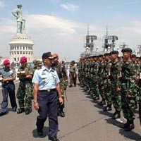 Inspeksi Pasukan Menjelang HUT TNI ke-63