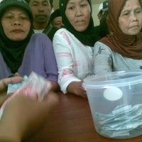 Kantor Pos Uber-Arcamanik Diserbu Warga