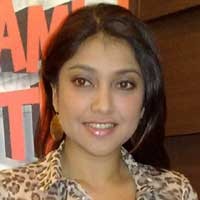 Sarah Tak Dampingi Ayu Azhari Melahirkan