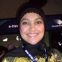 Sarah Azhari Cari Suami Takut Istri