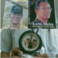 Ribuan Jam Meja dan Buku tentang Dada Rosada Dibagikan