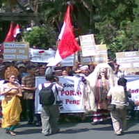 Leak Meriahkan Demo Besar-besaran Tolak RUU Pornografi 