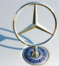 Mercedes Benz Tetap Pimpin Sedan Premium