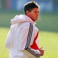 Gerrard Bidik Gol ke-100