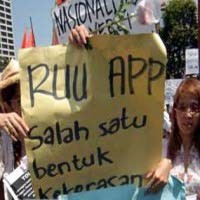 PKS: 5 Kekeliruan Berpikir Bagi Penolak RUU Pornografi