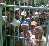 Pembagian BLT di Bandung Rusuh