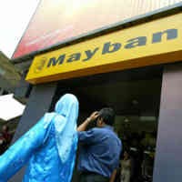 Akuisisi BII Mulus, Saham Maybank Jatuh