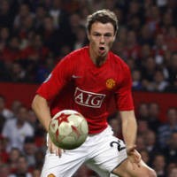 Dilema Fergie Memilih Bek