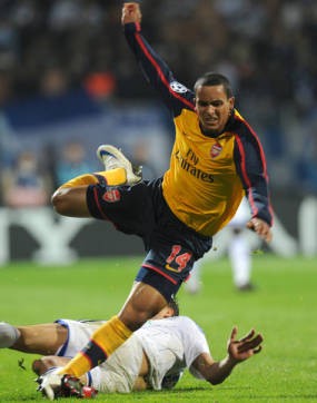 Wenger Tuduh Kiev Ingin Hancurkan Walcott
