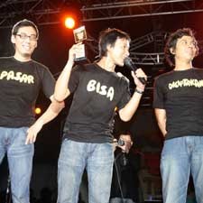 Efek Rumah Kaca Cerita Phone Sex di Kamar Gelap