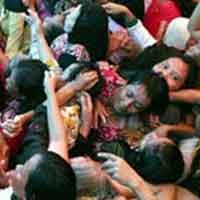 Baksos Detikers untuk Korban Insiden Zakat Pasuruan