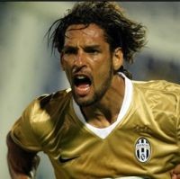 Amauri Hafalkan Lagu Italia