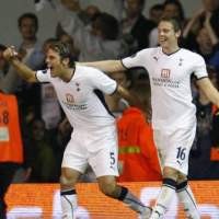 Spurs Menang, Everton Imbang