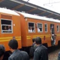   Pemukiman Terbakar, KRL Kota-Tangerang Tidak Dioperasikan 