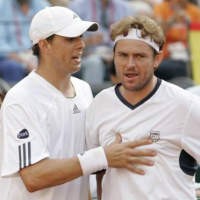 Ganda AS Perkecil Ketinggalan