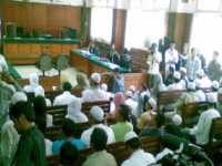 Guntur Sengaja Senggol Kursi Terdakwa