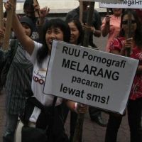 Puluhan Warga Yogya Demo Tolak RUU Anti Pornografi