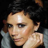 Demi Langsing, Victoria Beckham Lari 6 KM 
