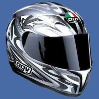 Menghilangkan Baret pada Kaca Helm