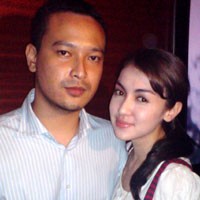 Rianti Catwright Putus Cinta Demi Karir