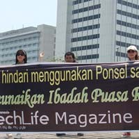 Tolong, Jangan Gunakan Ponsel Saat Mengemudi