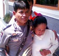 Pemeriksaan Dewi Ditunda