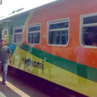 SBY Lepas Kereta Matarmaja, Penumpang Bersorak