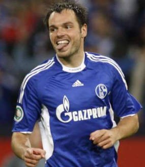 Schalke Mudah, Bremen Sulit